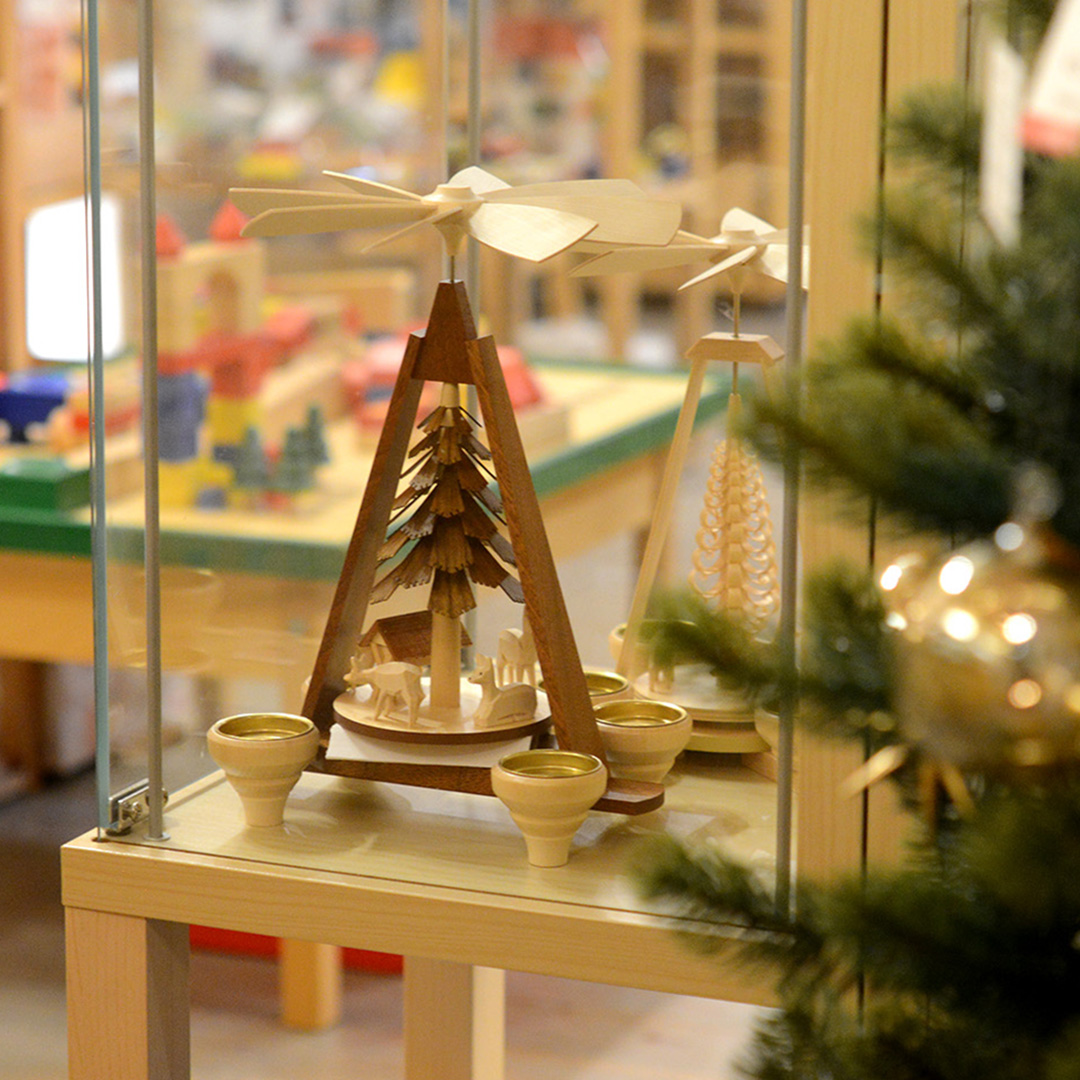 ドイツ製 クリスマスピラミッド 「7人の天使とガラスの鐘」グリュンハイニッヒェンエルツ